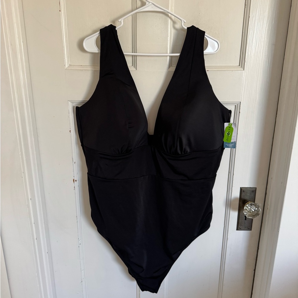 NWT Cacique Swim black lighty‎ lined no wire one piece swimsuit size 28